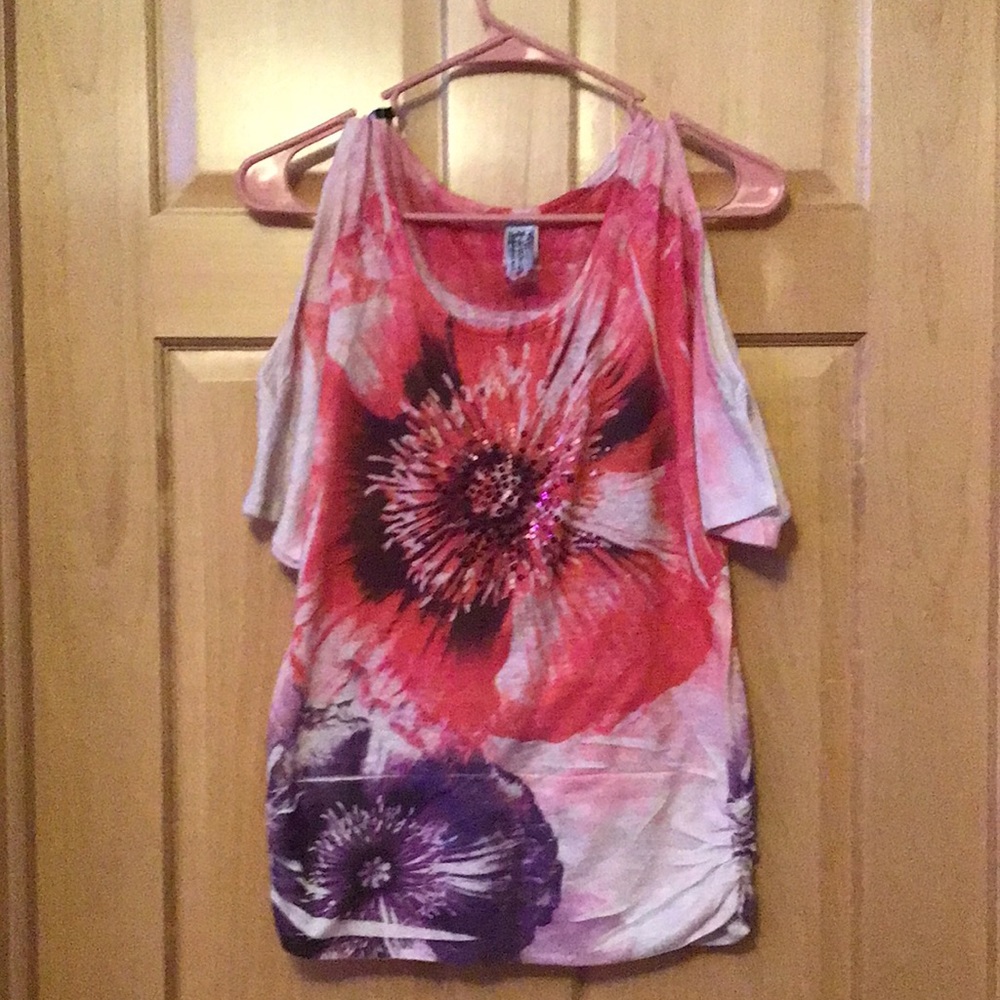 No Shoulder Floral Top